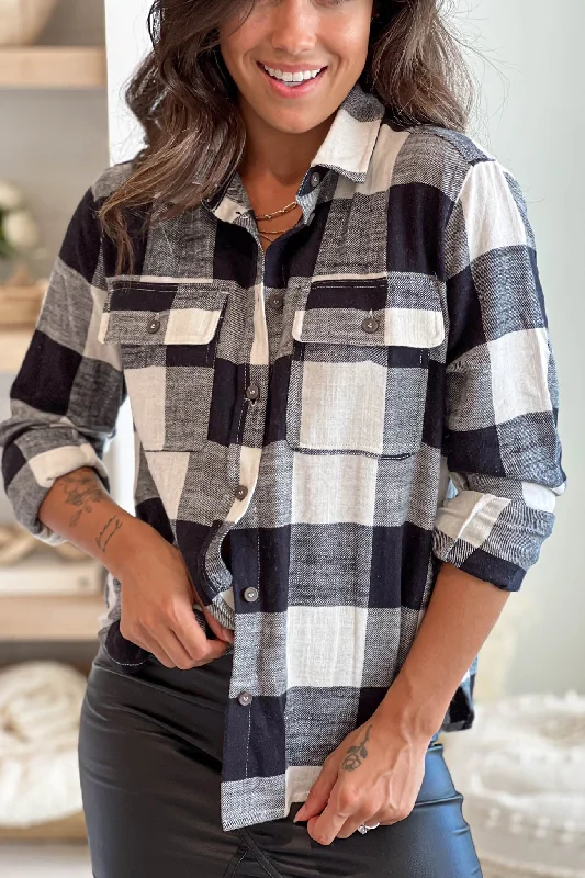 Loose down jacketBlack Plaid Button Down Top